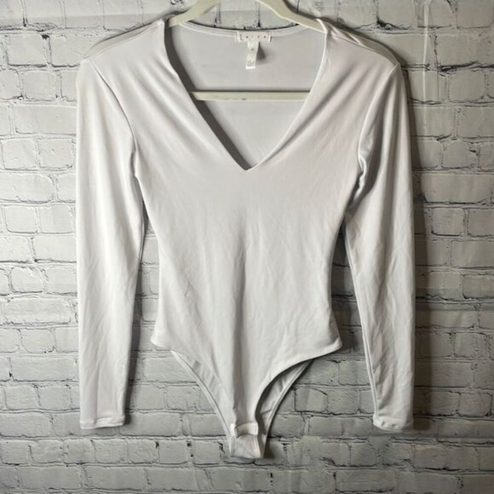 🤍 Leith White V-Neck Bodysuit - Size XS